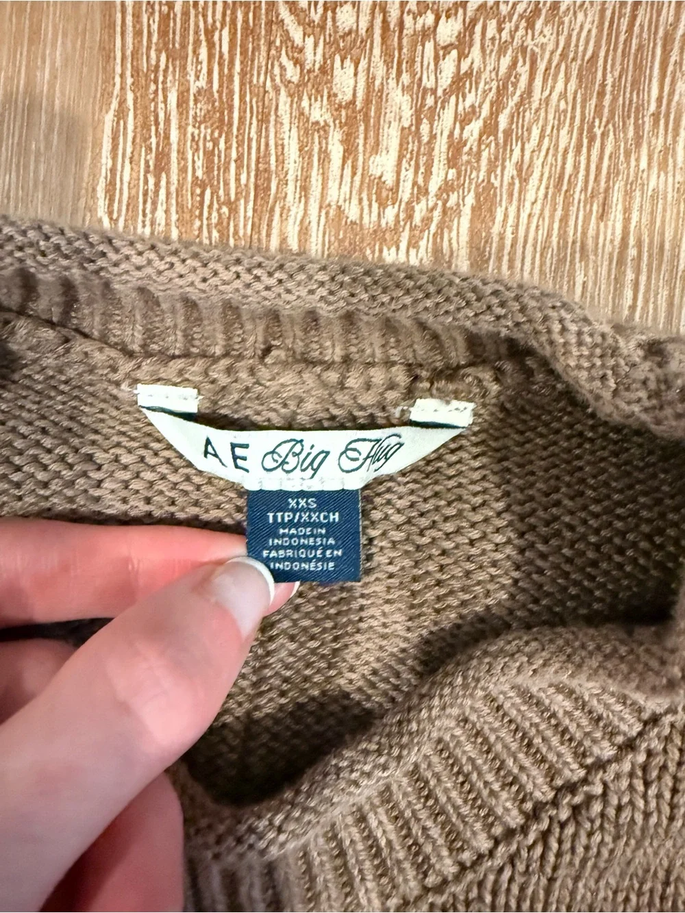 American Eagle big hug sweater, West Village, brown and white XXS